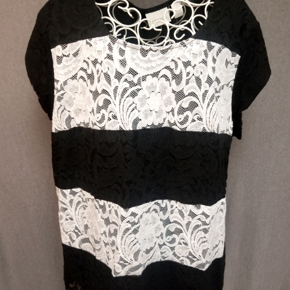 NWT Chicos top, SS, sz 3, lacey